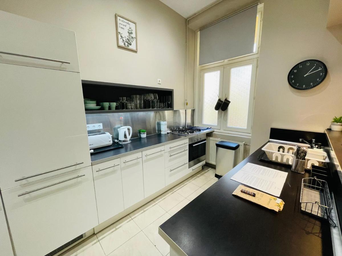 Podmaniczky Deluxe Apartment Budapest Ngoại thất bức ảnh